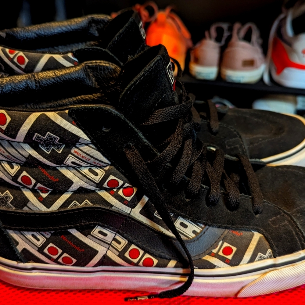 Limited Edition - Hi-Top Nintendo Vans